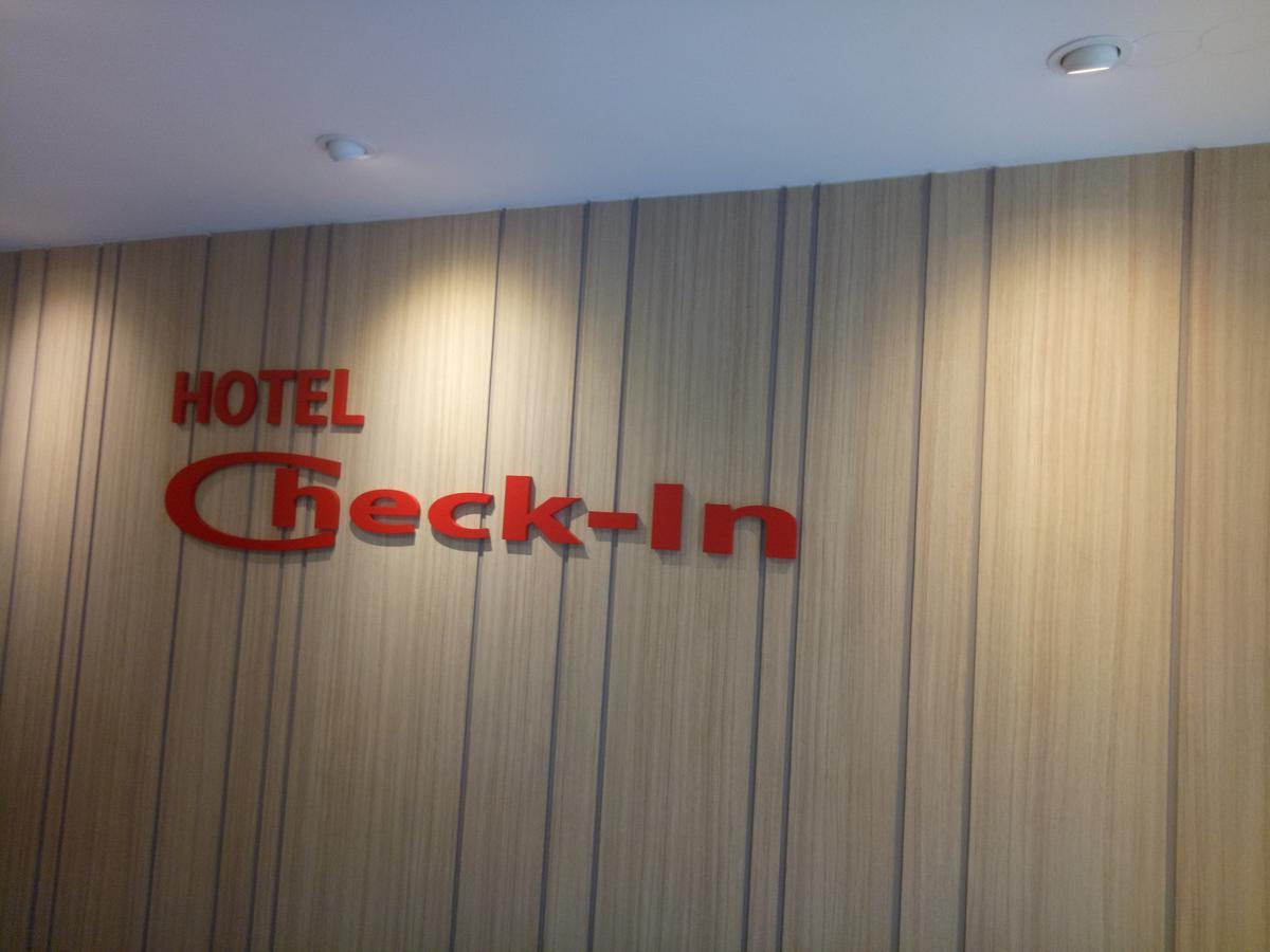 Hotel Check-In Куала Лумпур Екстериор снимка