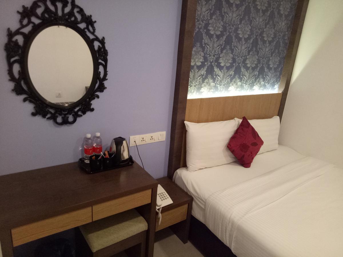 Hotel Check-In Куала Лумпур Екстериор снимка