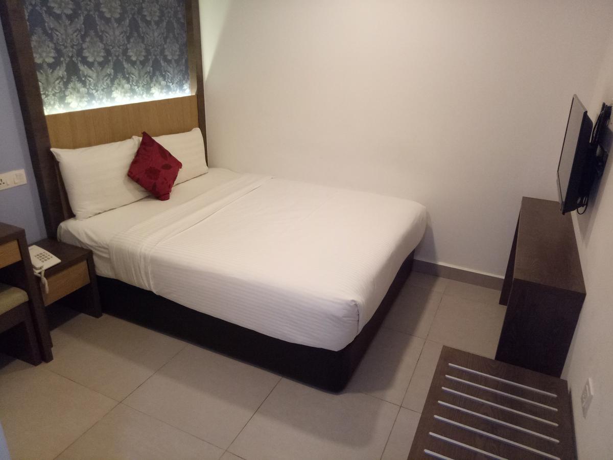 Hotel Check-In Куала Лумпур Екстериор снимка